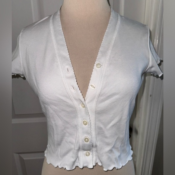 Brandy Melville Women's White button up ruffle top one size - Picture 2 of 7